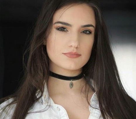 Resultado de imagem para fotos da modelo gaúcha Isadora Viana Costa, de 22 anos.