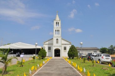 Diocese de CriciÃºma instala nova parÃ³quia em AraranguÃ¡