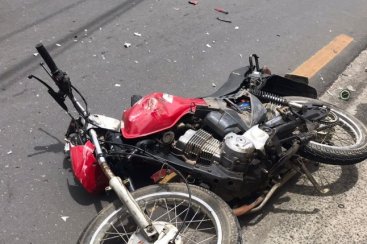 Motociclista fica gravemente ferido apÃ³s acidente com carro na rua Anita Garibaldi
