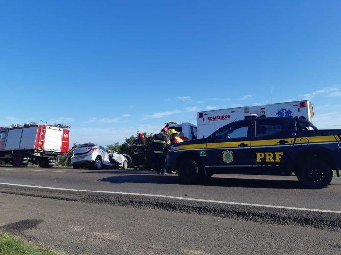 Carro de Laguna se envolve em acidente que resultou na morte de duas pessoas no Rio Grande do Sul
