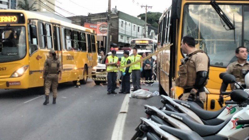 Empresa de ônibus analisa imagens de atropelamento que causou morte de idosa