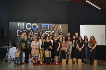 Noite de diÃ¡logos e autÃ³grafos no lanÃ§amento do catÃ¡logo da 3Âª Coletiva de Artistas do Sul