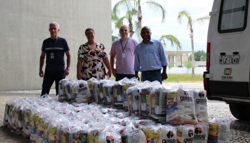 Maior artilheiro da história do Criciúma doa 100 cestas básicas para a Prefeitura