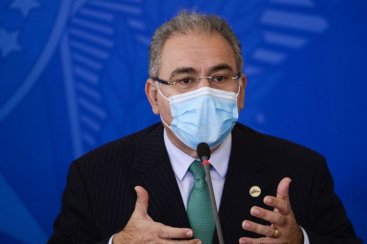 Queiroga anuncia 15,5 milhões de doses de vacina da Pfizer até junho