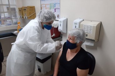 Criciúma iniciará vacinação contra a Covid-19 de pessoas acima de 45 anos nesta sexta-feira