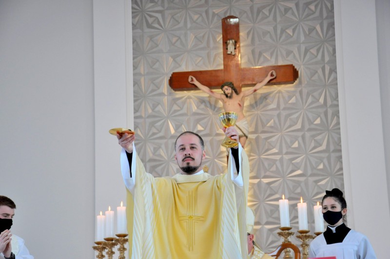DiÃ¡cono Rodrigo Ã© ordenado padre em Santa Rosa do Sul