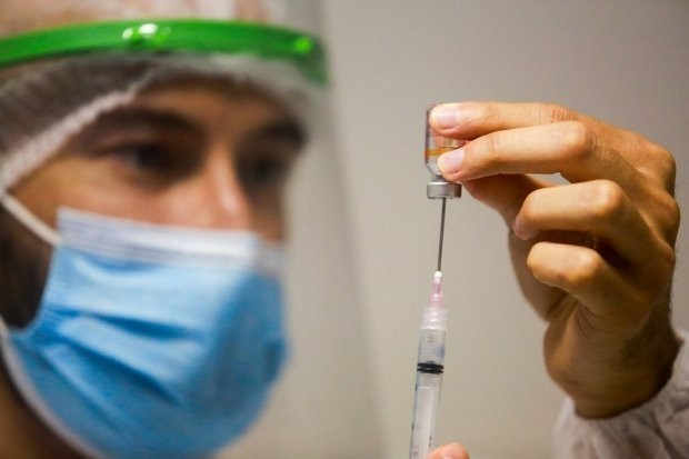VacinaÃ§Ã£o contra Covid-19 retomada nessa segunda-feira