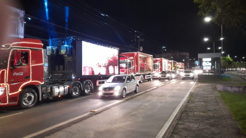 Caravana da Coca Cola passa por Criciúma e encanta famílias com a magia do  Natal