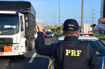 PolÃ­cia RodoviÃ¡ria Federal inicia OperaÃ§Ã£o Ano Novo nesta quinta-feira