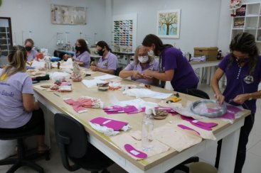 Mulheres artesÃ£s da Coopercocal iniciam atividades