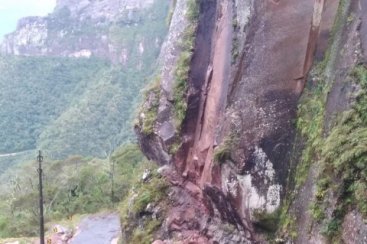 Nova queda de barreira identificada na Serra do Corvo Branco