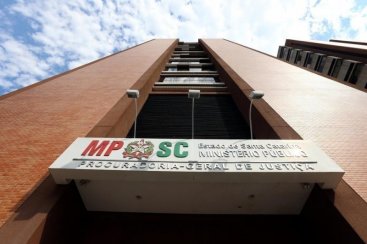 EmpresÃ¡rio, servidores e vereadores investigados na OperaÃ§Ã£o Hera sÃ£o denunciados pelo MPSC
