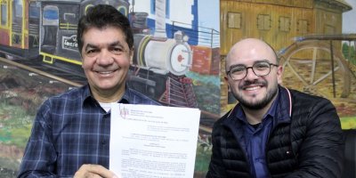 Prefeito ClÃ©sio Salvaro sanciona lei que viabiliza implantaÃ§Ã£o do 5G em CriciÃºma