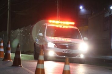 Motociclista fica ferido apÃ³s colisÃ£o com carro na SC-445 em CriciÃºma 