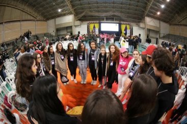 Congresso desperta o 'reflexo da loucura' de 500 jovens empreendedores em CriciÃºma