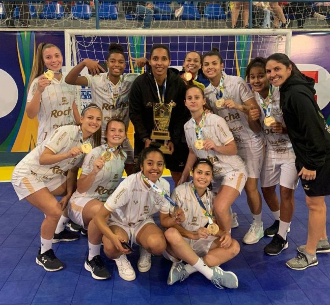 Les filles de Carvoeira remportent la compétition nationale de futsal et garantissent une place dans un championnat de France
