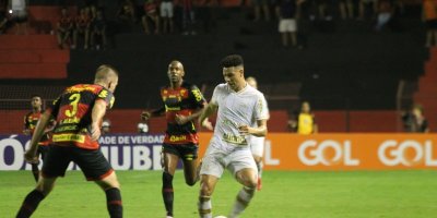 CriciÃºma sofre gol no final e amarga empate na Ilha do Retiro