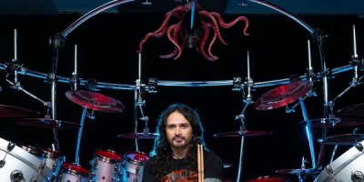 Entre os melhores bateristas do mundo, Aquiles Priester se apresenta no Criciúma Shopping
