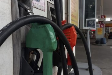 Combustível baixou 2,1% nos últimos 20 dias em Içara, apura Procon