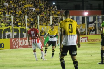Sem gols, Criciúma e Hercílio Luz empatam pelo Catarinense