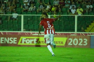 Hercílio Luz empata com o Figueirense e segue líder do Campeonato Catarinense