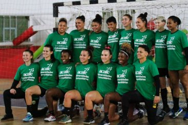 Handebol feminino adulto de Criciúma vence equipe de Blumenau na estreia do Estadual