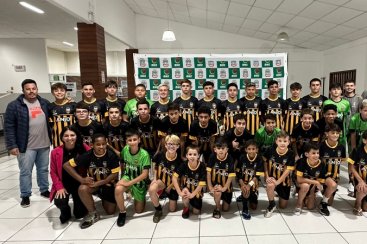Anjos do Futsal de Sombrio recebem uniformes