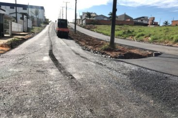 Governo de Içara inicia terraplanagem para a pavimentação da rua Domingos Sartor