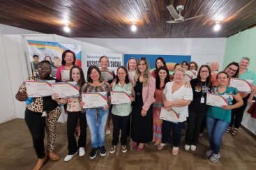 Vinte mulheres recebem certificado no Curso de Corte e Costura, em Urussanga 