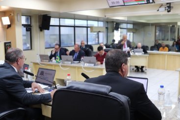 Criciúma: aprovado projeto que autoriza município a não pagar salário para servidor em mandato sindical