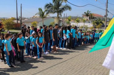 Escolas de Morro da Fumaça iniciam celebração da Semana da Pátria