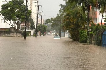 Bomba d'água: Criciúma registrou mais de 55 milímetros de chuva em uma hora 