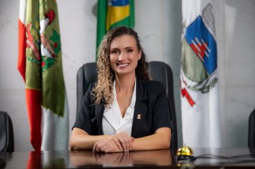 Vereadora Jorgia Guglielmi é eleita presidente do Legislativo fumacense para 2024
