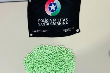 Imbituba: PM apreende mais de 800 comprimidos de ecstasy trazidos de Florianópolis na BR-101 