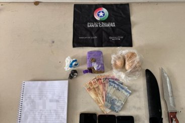 Dupla é presa por tráfico de drogas em Araranguá