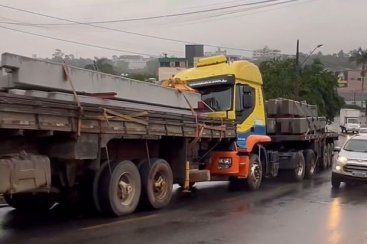 Colisão entre caminhões é registrada em Criciúma