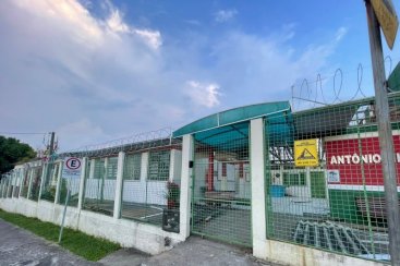 Após reforma de telhado, Escola Municipal Milanez Neto deve receber alunos dia 18 de março