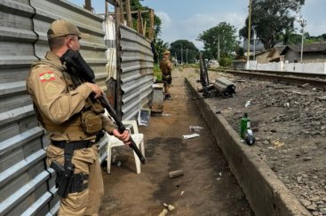 Polícia Militar desencadeia ‘Operação Koresmós’ no bairro Pinheirinho em Criciúma
