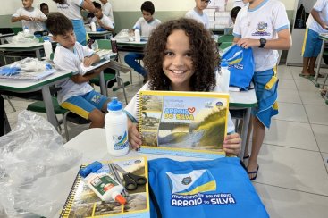 Balneário Arroio do Silva: alunos da rede municipal de ensino recebem kit escolar personalizado