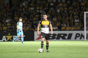 Convocados para suas seleções, Wilker Ángel e Trauco desfalcam o Tigre na semifinal do Catarinense