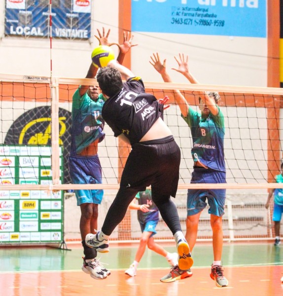 Vôlei de Forquilhinha estreia na Liga Voleibol de Santa Catarina neste fim de semana
