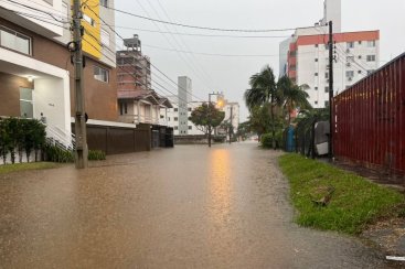 Chuva intensa provoca alagamentos em Criciúma; confira fotos