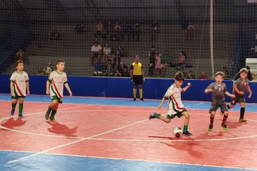 Equipes da escolinha de futsal de Morro da Fumaça disputam final do Campeonato Interno nesta quarta