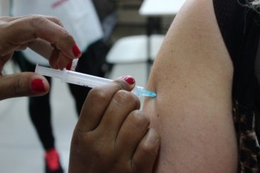 Saúde: Laguna aplica quase mil doses no Dia D contra gripe