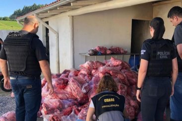 Polícia Civil apreende três toneladas de carne suína em abatedouro clandestino de Braço do Norte