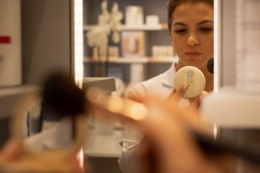 Com novo conceito em produtos para pele, ADCOS Dermocosméticos inaugura loja em Criciúma