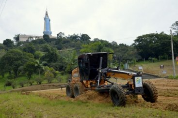 Construção da Praça Vila São Jorge deve iniciar nos próximos dias; local passa por limpeza