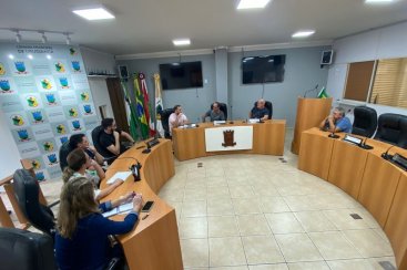 Comissão que investiga prefeito de Urussanga realiza primeira reunião no Legislativo