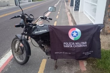 Jovem compra motocicleta furtada e acaba preso em Araranguá 