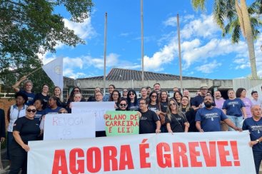 Estado deve contratar professores para o lugar dos grevistas, afirma governador Jorginho Mello 